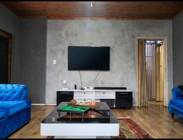 3 BEDROOM HOUSE FOR SALE IN VANDERBIJLPARK CW 5